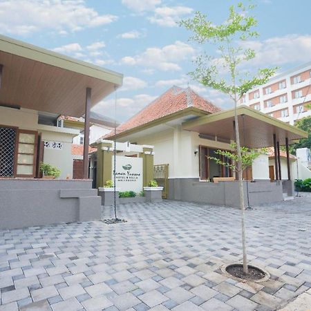 Yuwono Hotel & Villa Malioboro Джокякарта Екстериор снимка